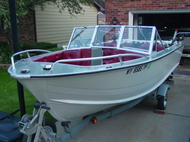 http://i4.photobucket.com/albums/y102/xmav27x/old%20boat/DSC02824.jpg