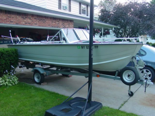 http://i4.photobucket.com/albums/y102/xmav27x/old%20boat/DSC02825.jpg