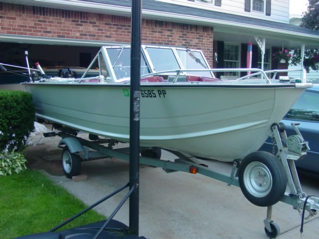 http://i4.photobucket.com/albums/y102/xmav27x/old%20boat/DSC02826.jpg