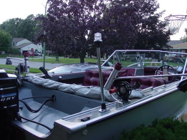 http://i4.photobucket.com/albums/y102/xmav27x/old%20boat/DSC02827.jpg