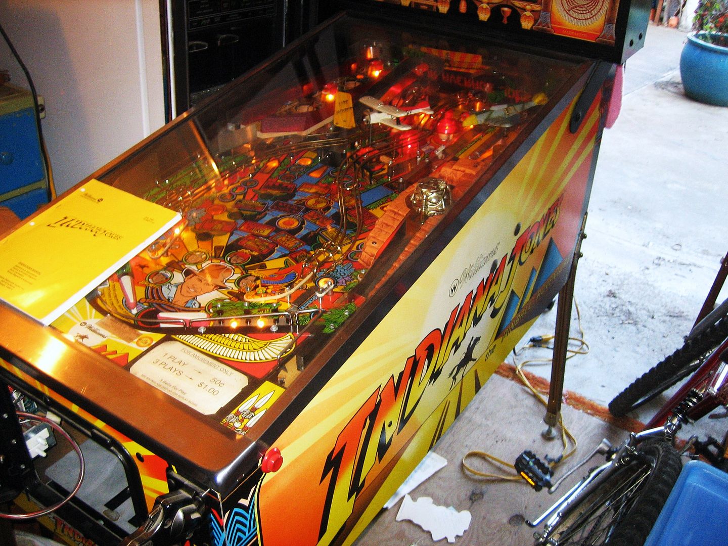 PinballMachine003.jpg