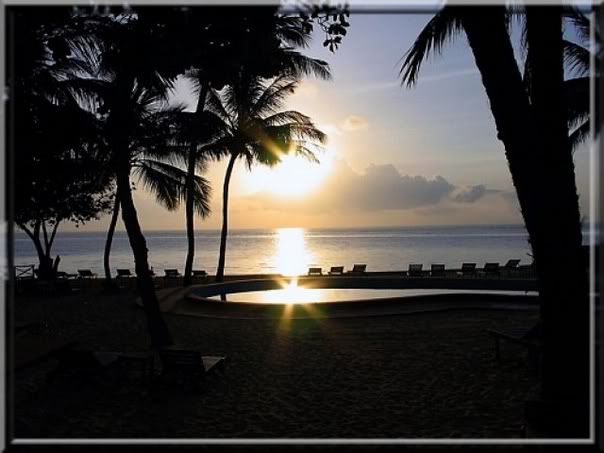 IMAGE: http://i4.photobucket.com/albums/y105/superlucius/Kenya/sunrise-_malindi.jpg
