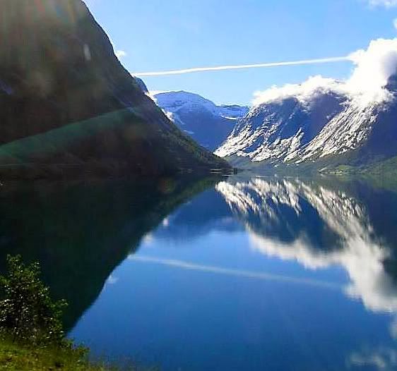 IMAGE: http://i4.photobucket.com/albums/y105/superlucius/Norway/310421833gaxWyB_ph.jpg