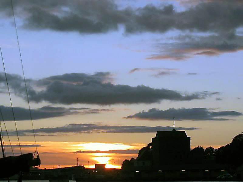 IMAGE: http://i4.photobucket.com/albums/y105/superlucius/Norway/311011518oawiGi_ph.jpg