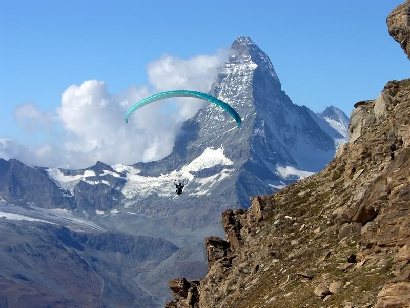 Matterhornwiththeparaglider.jpg