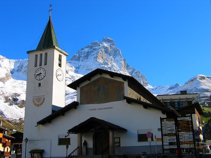 IMAGE: http://i4.photobucket.com/albums/y105/superlucius/valle%20Aosta/Cerviniachurch.jpg