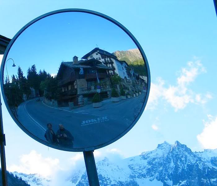 IMAGE: http://i4.photobucket.com/albums/y105/superlucius/valle%20Aosta/Riflesso.jpg