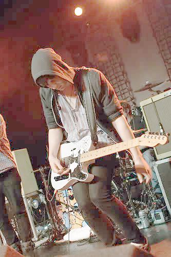 IMAGE: http://i4.photobucket.com/albums/y107/adozentipsyleprachauns/1195825377_ed5537f9ed.jpg