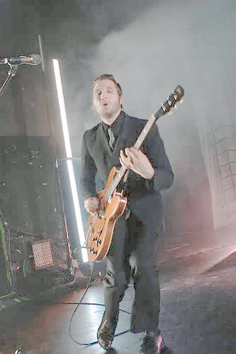 IMAGE: http://i4.photobucket.com/albums/y107/adozentipsyleprachauns/1195859893_3736f4ca31.jpg