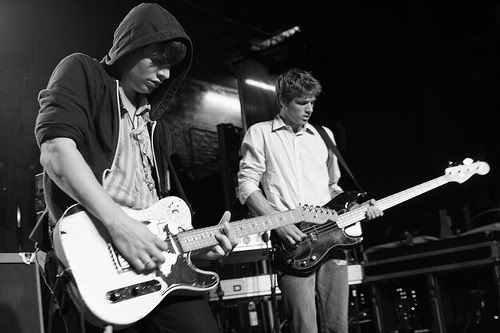 IMAGE: http://i4.photobucket.com/albums/y107/adozentipsyleprachauns/1196696704_a47ca0f2ef.jpg