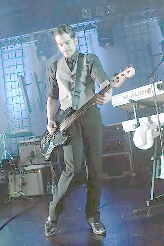 IMAGE: http://i4.photobucket.com/albums/y107/adozentipsyleprachauns/1196724556_b0f065f67e.jpg