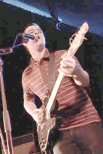 IMAGE: http://i4.photobucket.com/albums/y107/adozentipsyleprachauns/1409998012_21cac9faf0.jpg