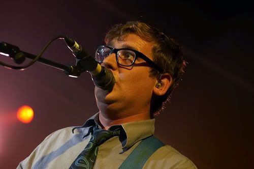 IMAGE: http://i4.photobucket.com/albums/y107/adozentipsyleprachauns/524938405_6abc8fef61.jpg