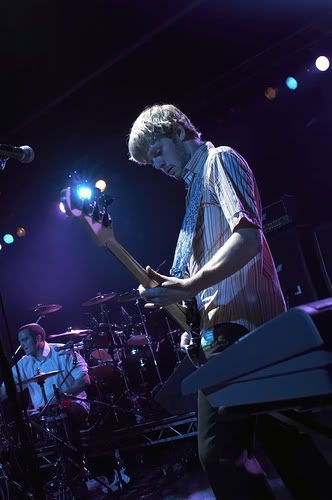 IMAGE: http://i4.photobucket.com/albums/y107/adozentipsyleprachauns/614936039_1809e01f27.jpg