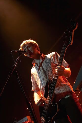 IMAGE: http://i4.photobucket.com/albums/y107/adozentipsyleprachauns/614938679_46f9af6147.jpg