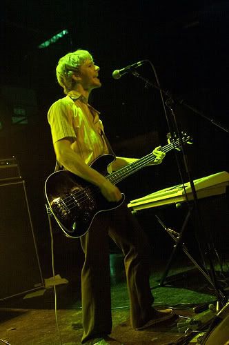 IMAGE: http://i4.photobucket.com/albums/y107/adozentipsyleprachauns/614941253_be667958a1.jpg