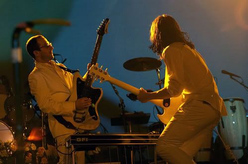 IMAGE: http://i4.photobucket.com/albums/y107/adozentipsyleprachauns/741470677_15e070c464.jpg