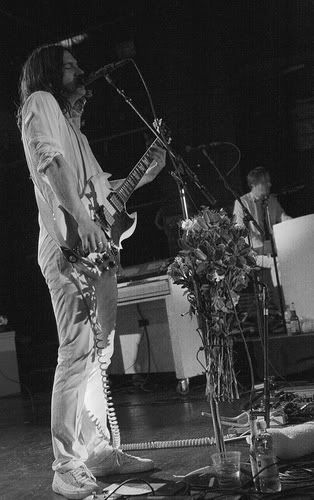 IMAGE: http://i4.photobucket.com/albums/y107/adozentipsyleprachauns/742333940_a9d8353a8f.jpg