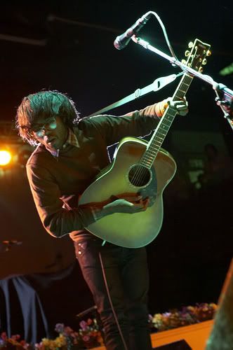 IMAGE: http://i4.photobucket.com/albums/y107/adozentipsyleprachauns/808857148_7e7cf2ae49.jpg