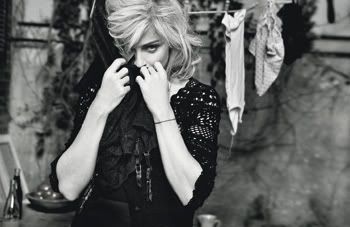 Madonna_IntoTheArt_01.jpg