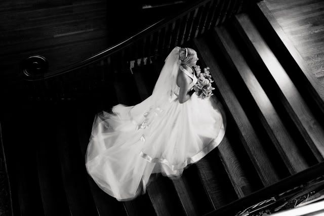 IMAGE: http://i4.photobucket.com/albums/y110/n_d_mand13/Bridals/IMG_7810.jpg
