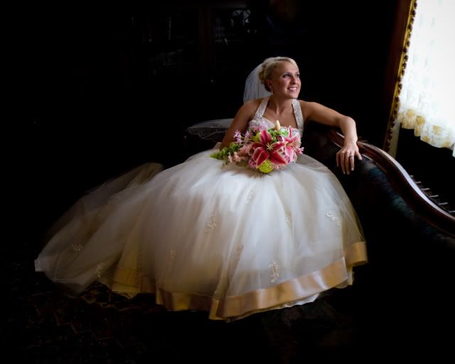 IMAGE: http://i4.photobucket.com/albums/y110/n_d_mand13/Bridals/IMG_7831-2.jpg