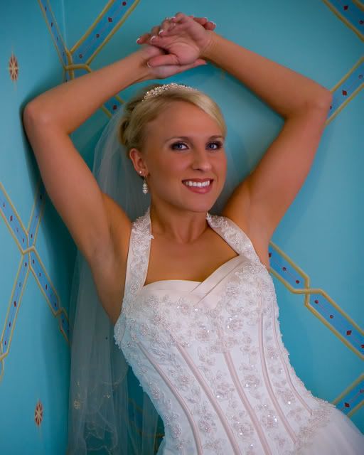 IMAGE: http://i4.photobucket.com/albums/y110/n_d_mand13/Bridals/IMG_7834.jpg