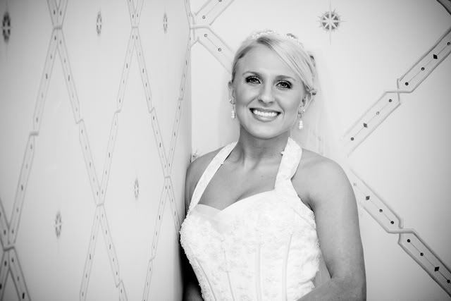 IMAGE: http://i4.photobucket.com/albums/y110/n_d_mand13/Bridals/IMG_7851.jpg