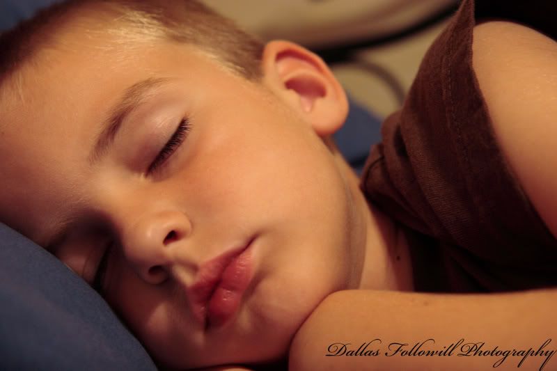 IMAGE: http://i4.photobucket.com/albums/y110/n_d_mand13/blakesleep1web.jpg