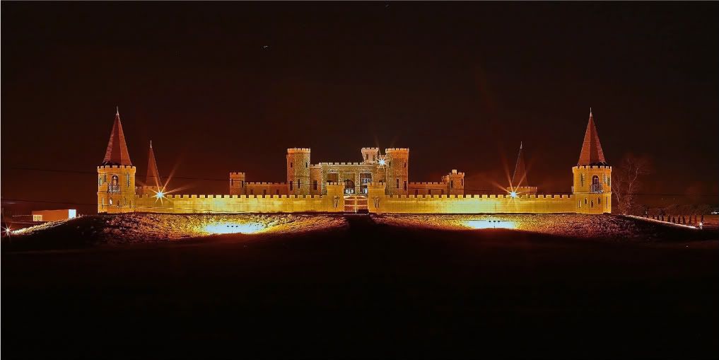 IMAGE: http://i4.photobucket.com/albums/y115/GoneTomorrow/castle_gimp.jpg