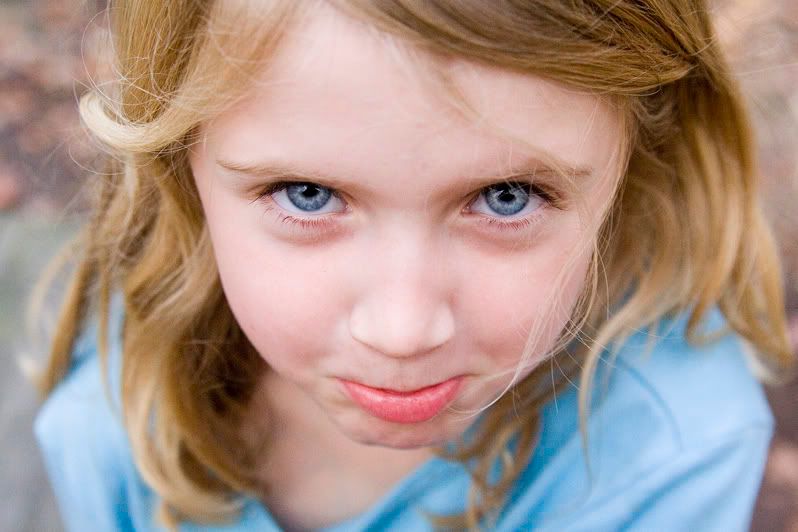 IMAGE: http://i4.photobucket.com/albums/y116/skrim/annaface.jpg