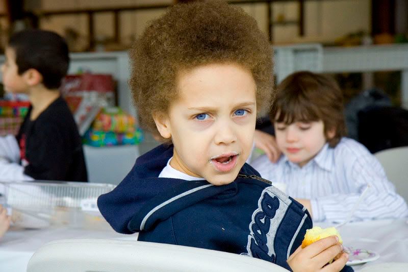 IMAGE: http://i4.photobucket.com/albums/y116/skrim/cake-2.jpg