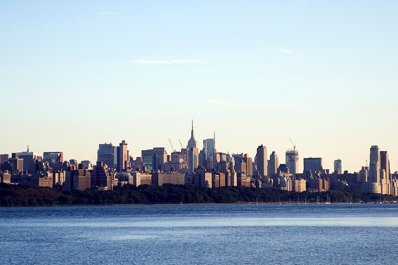 IMAGE: http://i4.photobucket.com/albums/y116/skrim/city.jpg