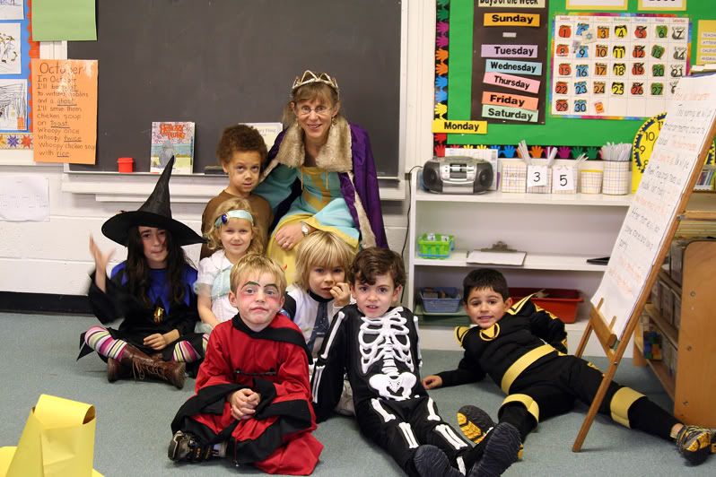 IMAGE: http://i4.photobucket.com/albums/y116/skrim/class-1.jpg