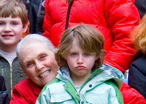 IMAGE: http://i4.photobucket.com/albums/y116/skrim/crop.jpg