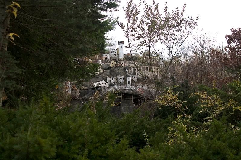 IMAGE: http://i4.photobucket.com/albums/y116/skrim/jerusalem.jpg