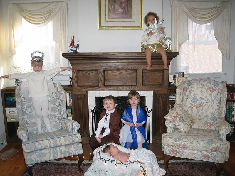 IMAGE: http://i4.photobucket.com/albums/y116/skrim/manger2.jpg