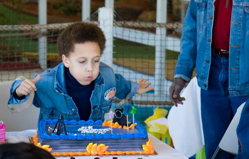 IMAGE: http://i4.photobucket.com/albums/y116/skrim/nextone/blowout.jpg