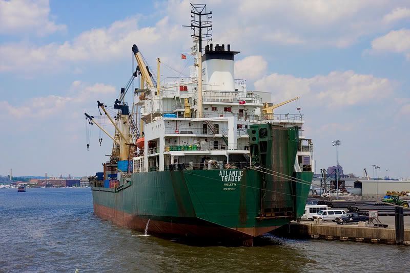 IMAGE: http://i4.photobucket.com/albums/y116/skrim/nextone/cargo.jpg