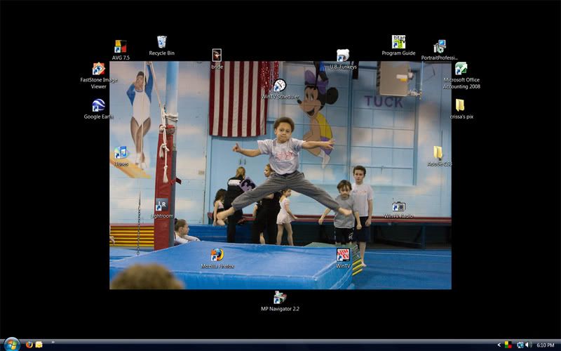 IMAGE: http://i4.photobucket.com/albums/y116/skrim/nextone/desktop.jpg