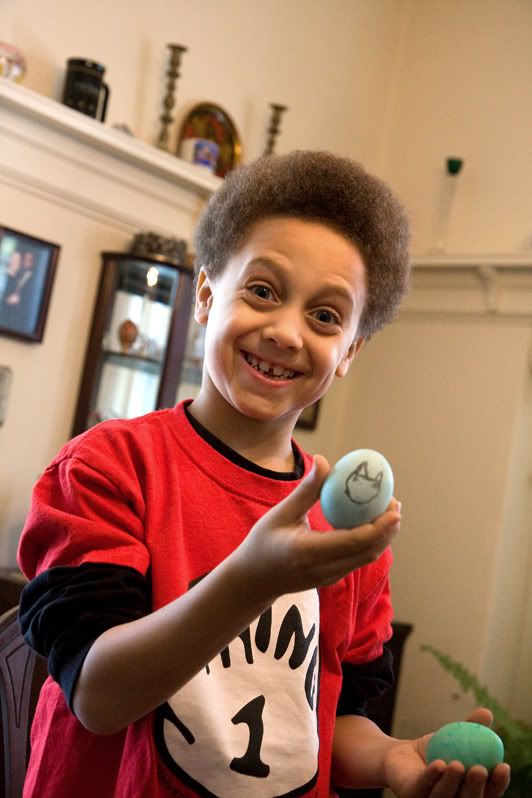 IMAGE: http://i4.photobucket.com/albums/y116/skrim/nextone/elieggs.jpg