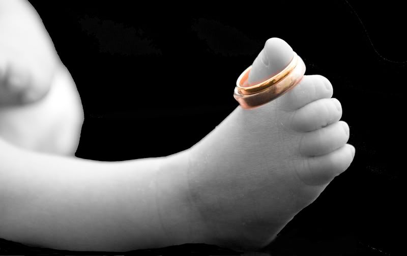 IMAGE: http://i4.photobucket.com/albums/y116/skrim/nextone/feet.jpg