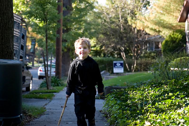 IMAGE: http://i4.photobucket.com/albums/y116/skrim/nextone/tommy-1.jpg