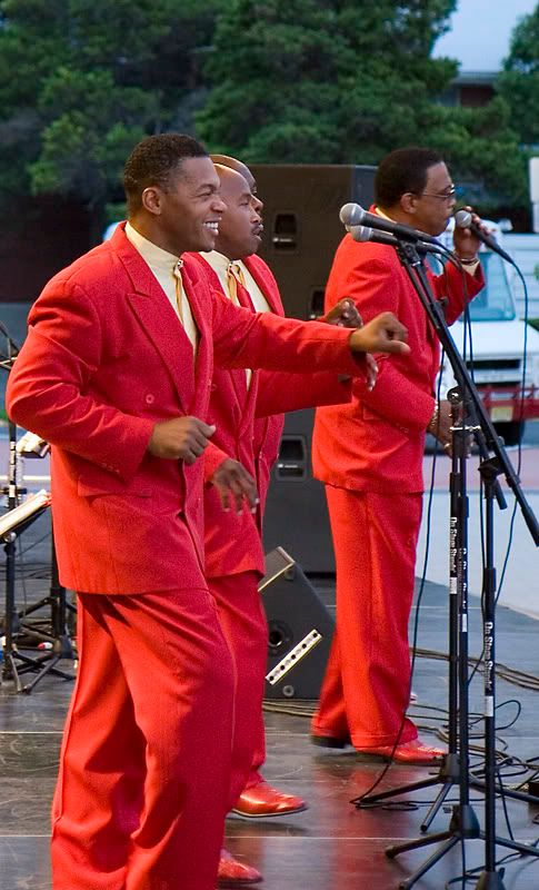 IMAGE: http://i4.photobucket.com/albums/y116/skrim/nextone/web4.jpg