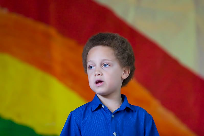 IMAGE: http://i4.photobucket.com/albums/y116/skrim/sing-1.jpg