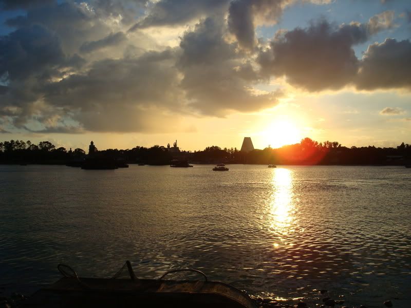 Epcot-Sunset-01.jpg