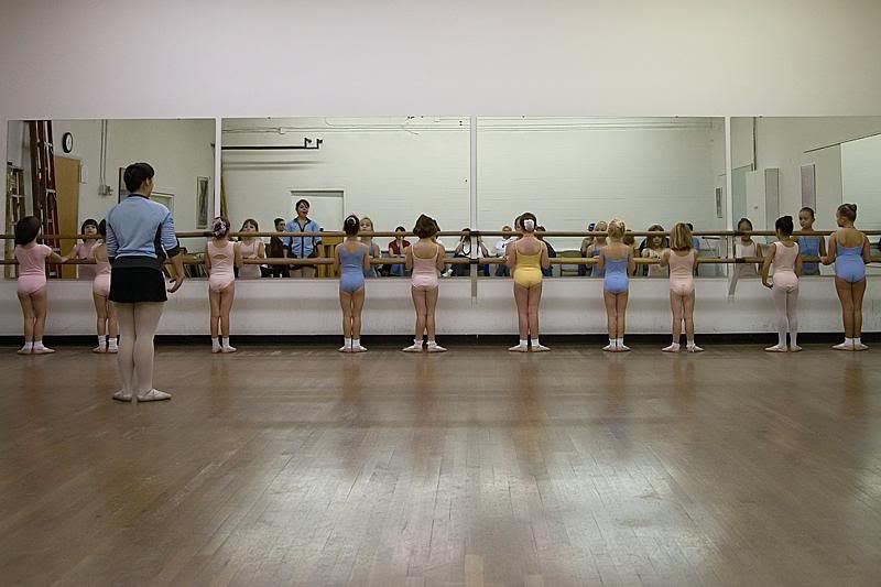 IMAGE: http://i4.photobucket.com/albums/y121/cylentka/ballet07-2/IMG_4577.jpg