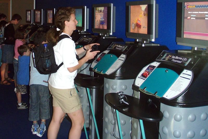 IMAGE: http://i4.photobucket.com/albums/y121/cylentka/gaming.jpg