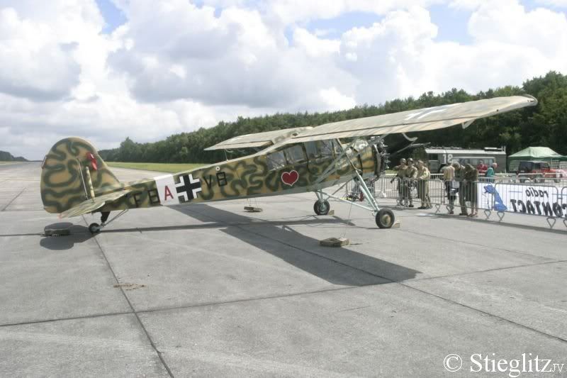 http://i4.photobucket.com/albums/y122/stieglitz/WAW2005/p6/storch.jpg