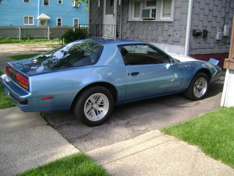 http://i4.photobucket.com/albums/y124/cshady911/firebird/Picture135.jpg